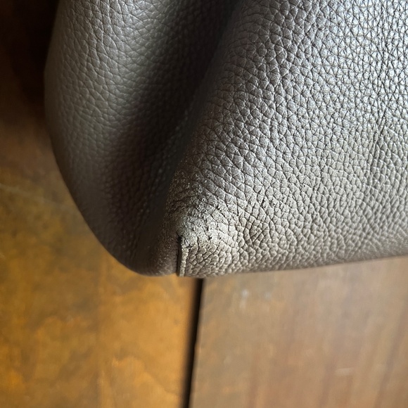 Marc Jacobs Leather Tote Bag-Taupe-Gently Used - Picture 3 of 5